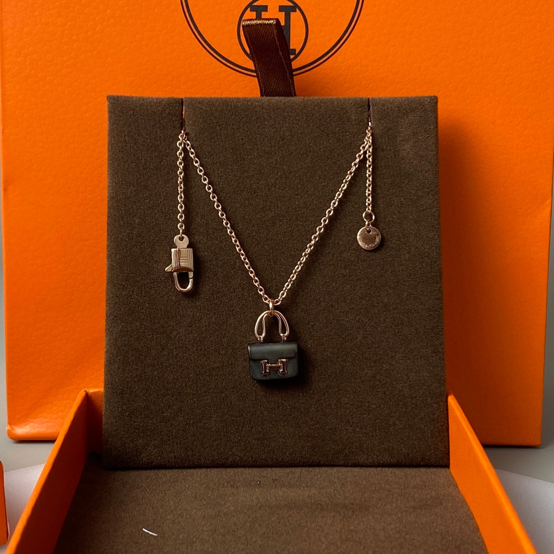[Kincade Jewelrys]CONSTANCE BLACK PEDANT PINK GOLD NECKLACE
