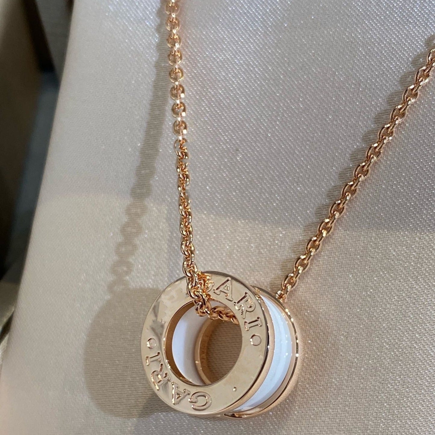 [Kincade Jewelrys] Collier en céramique blanche et or rose ZERO 1