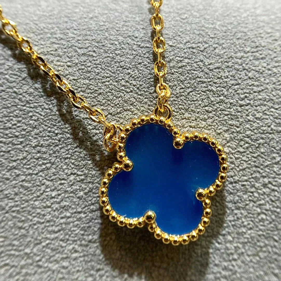 [Kincade Jewelrys] COLLIER EN AGATE BLEUE TRÈFLE 15 MM