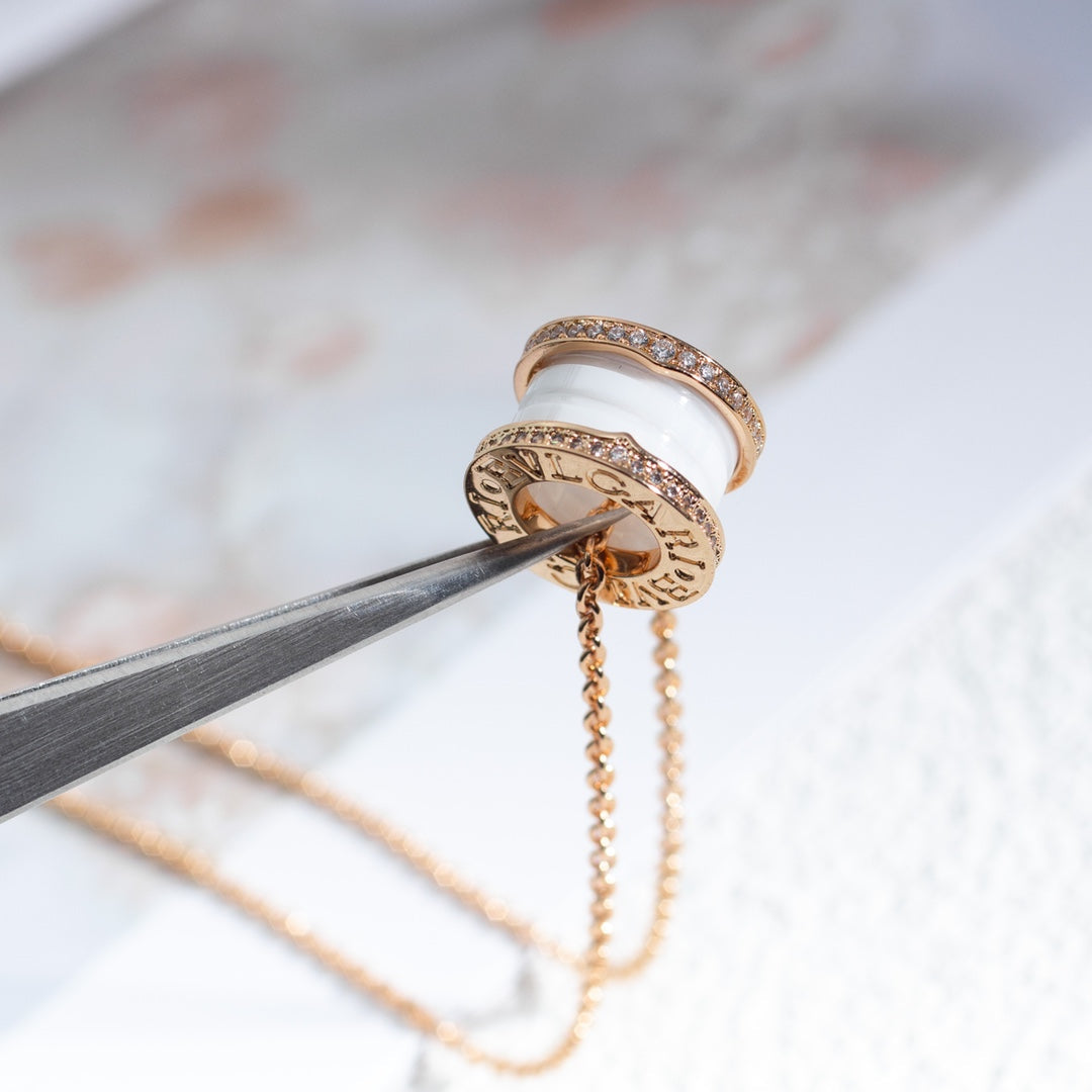 [Kincade Jewelrys] Collier en céramique blanche et diamants ZERO 1, or rose