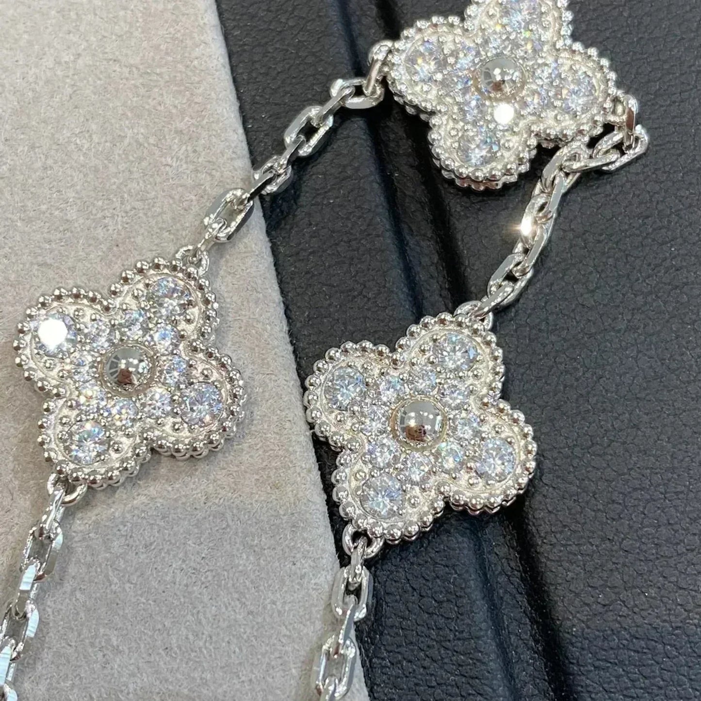 [Kincade Jewelrys] BRACELET DIAMANT 5 MOTIFS TRÈFLE ARGENT