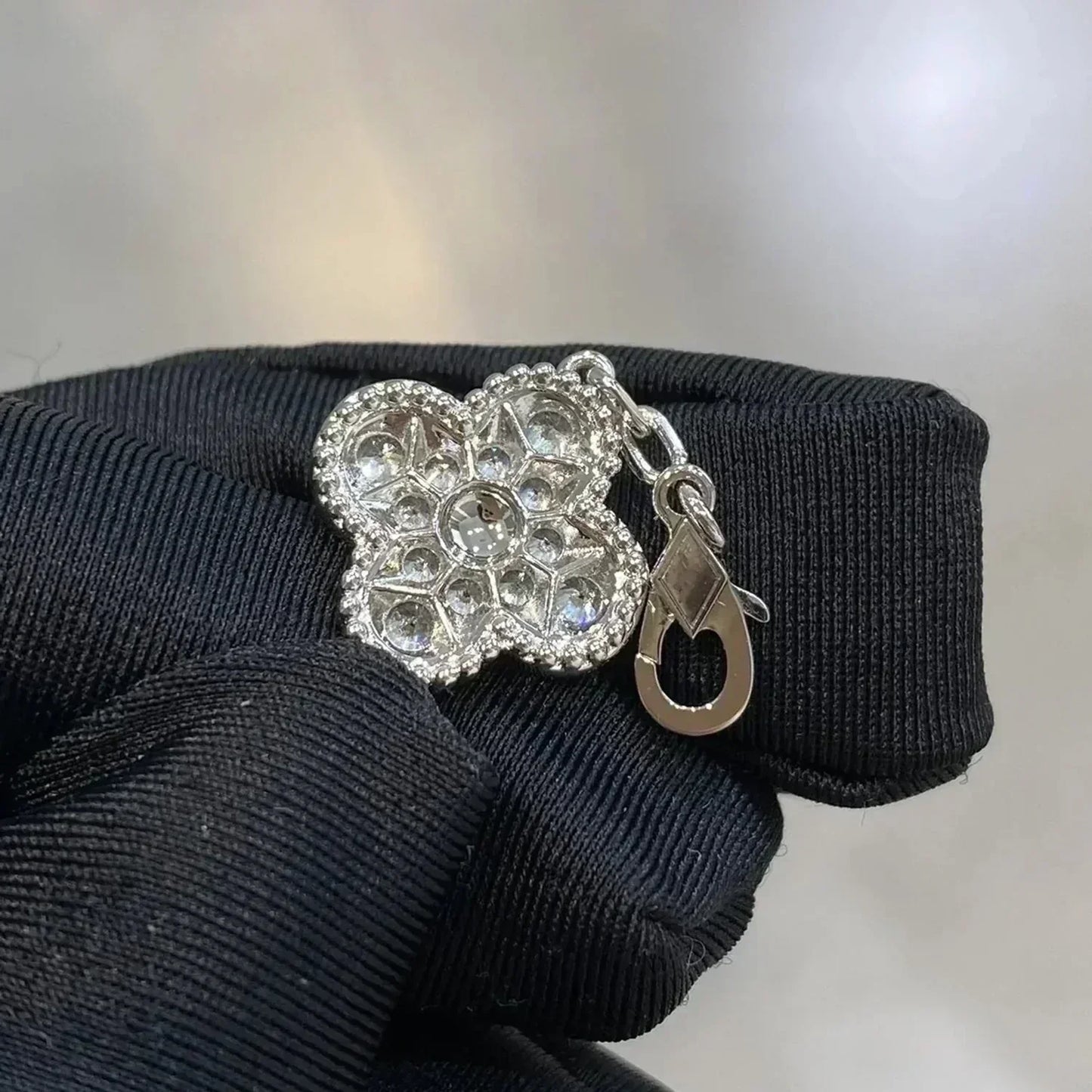 [Kincade Jewelrys] BRACELET DIAMANT 5 MOTIFS TRÈFLE ARGENT
