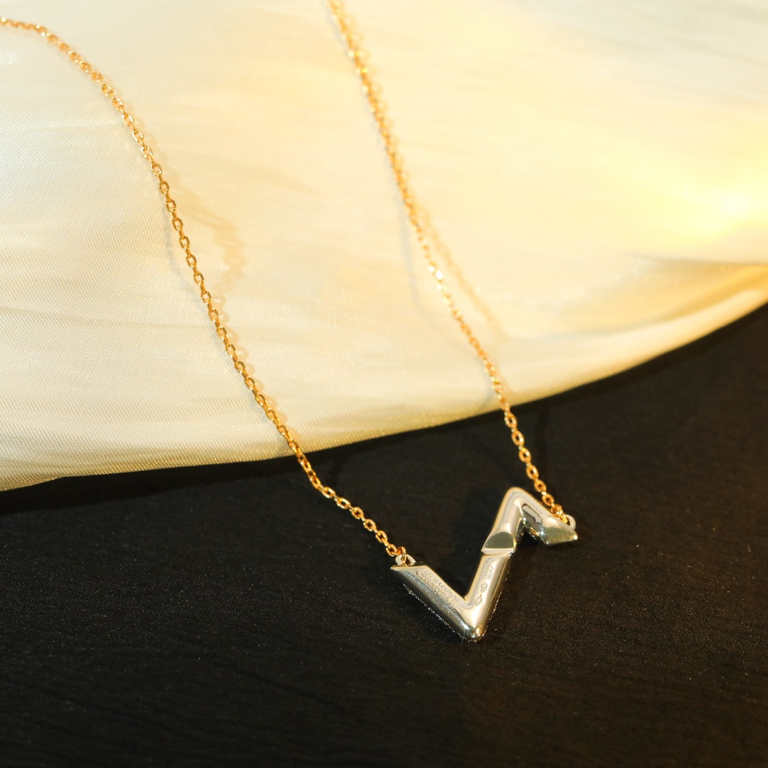 [Kincade Jewelrys]VOLT SILVER DIAMOND PEDANT NECKLACE