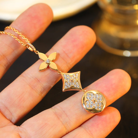 [Kincade Jewelrys] COLLIER EN OR ROSE AVEC DIAMANTS ÉTOILE ET SOLEIL