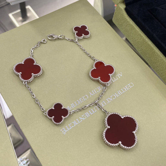 [Kincade Jewelrys] Bracelet en argent et cornaline avec 5 motifs de trèfle