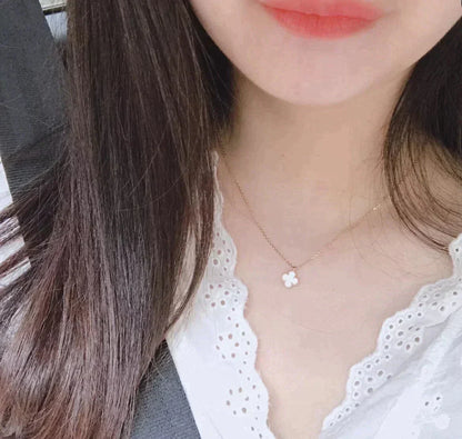 [Kincade Jewelrys] Collier CLOVER MINI 9,5 mm en nacre blanche