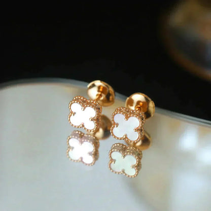 [Kincade Jewelrys]Boucles d'oreilles mini CLOVER 9,5 mm en nacre blanche