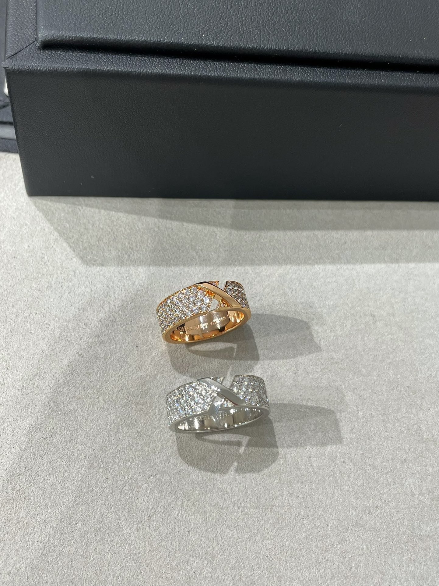 [Kincade Jewelrys] BAGUE PAVÉE DE DIAMANTS LIENS EVIDENCE