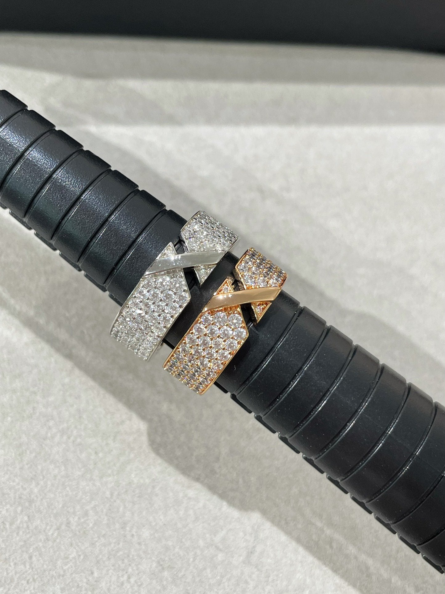 [Kincade Jewelrys] BAGUE PAVÉE DE DIAMANTS LIENS EVIDENCE