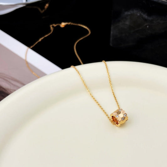 [Kincade Jewelrys] Collier pendentif mini-abeille en diamant