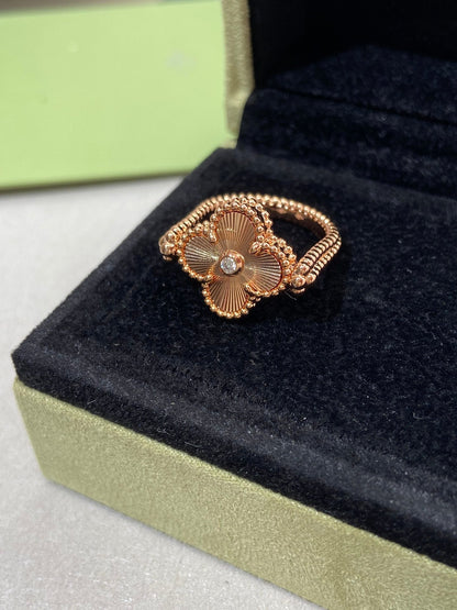 [Kincade Jewelrys] BAGUE EN OR ROSE CLOVER RIVERSIBLE