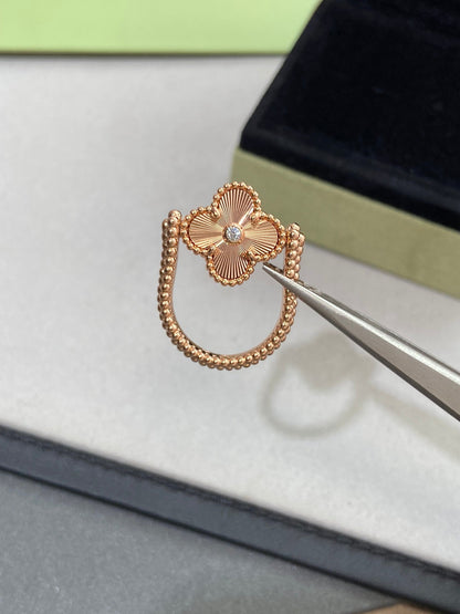 [Kincade Jewelrys] BAGUE EN OR ROSE CLOVER RIVERSIBLE
