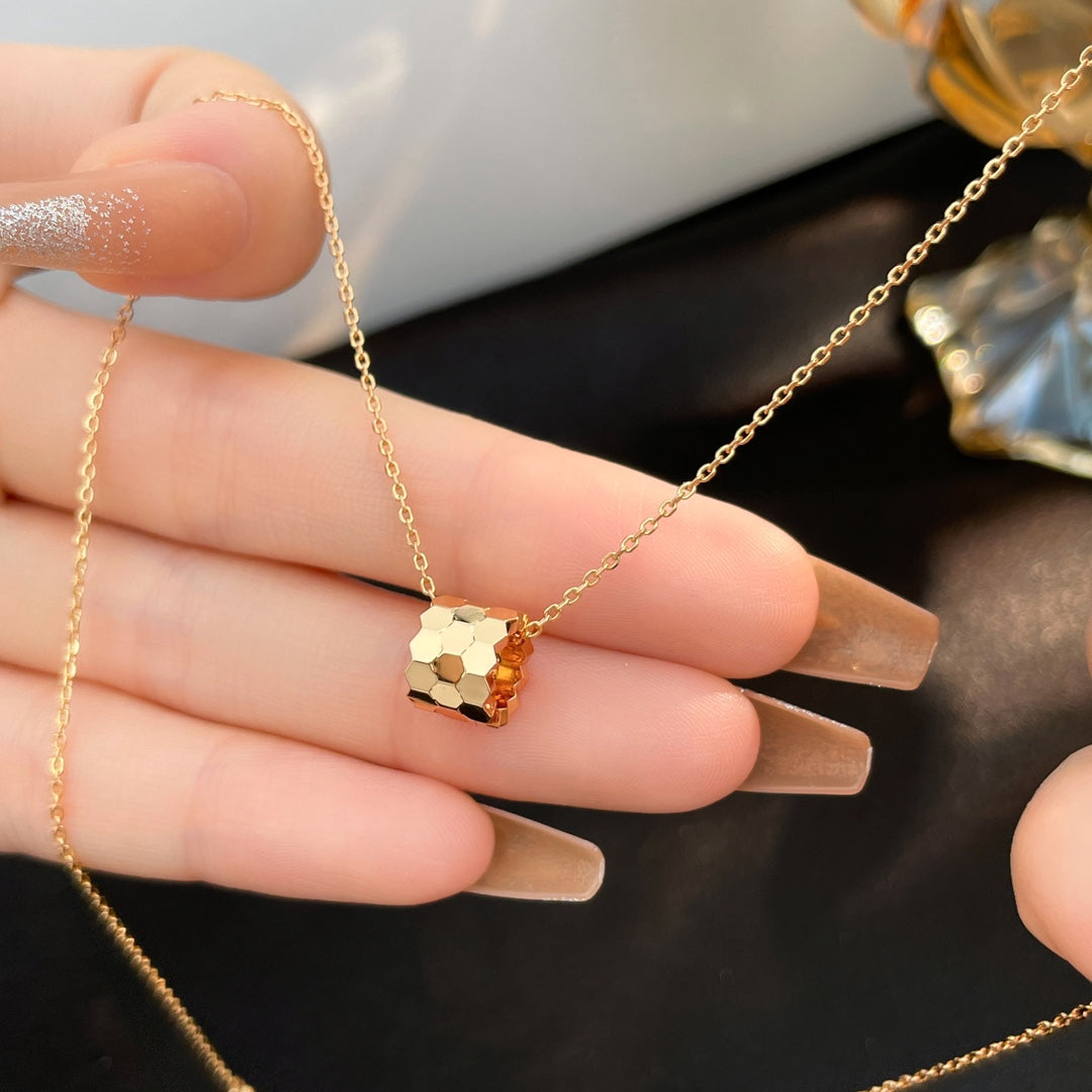 [Kincade Jewelrys]BEE MINI NECKLACE