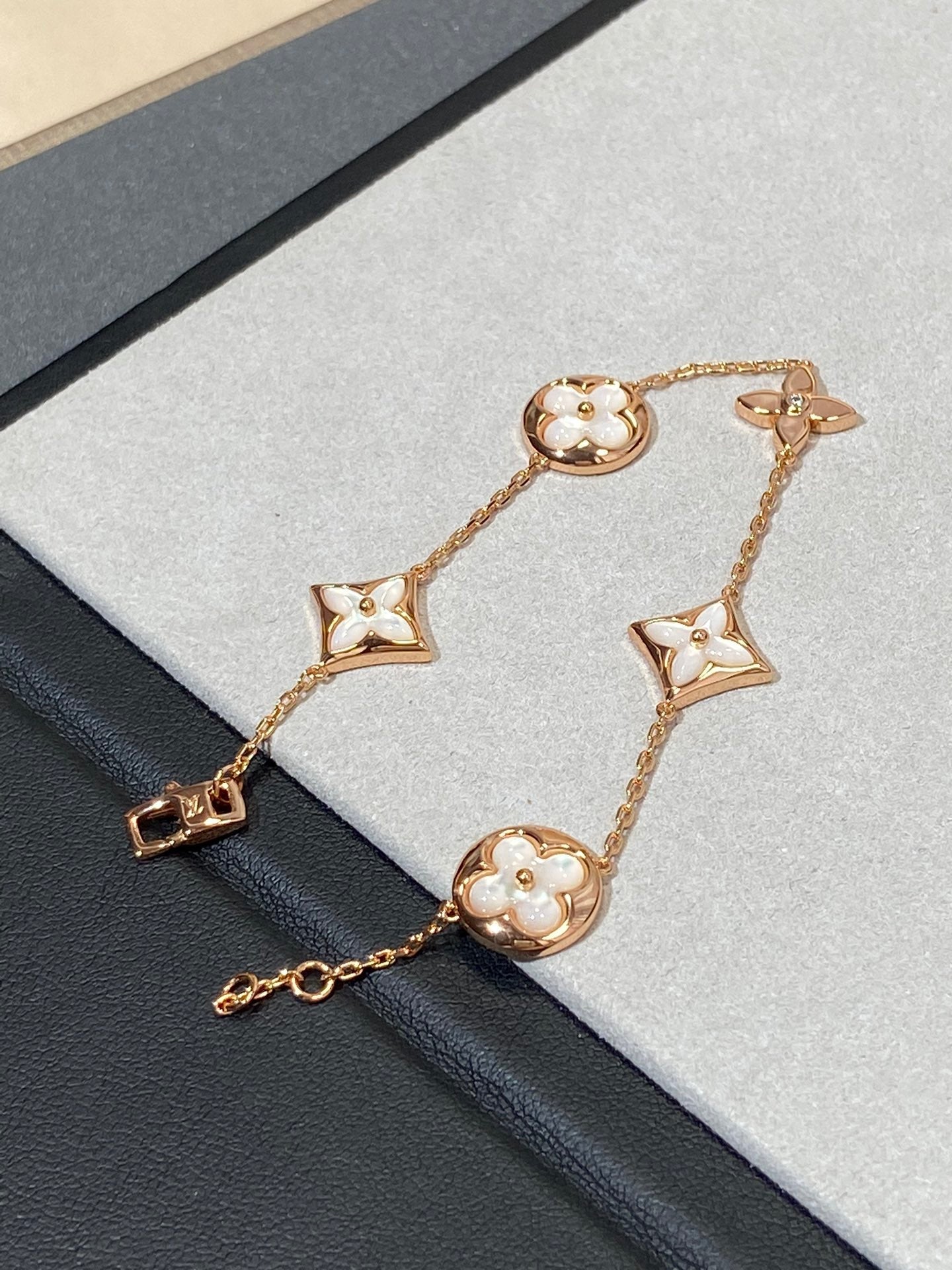 [Kincade Jewelrys]STAR AND SUN 5 MOTIF MOP PINK GOLD BRACELET