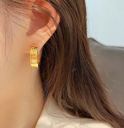 [Kincade Jewelrys]LOVE 5.5MM 1 DIAMOND EARRINGS