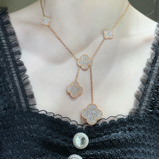 [Kincade Jewelrys] COLLAR CON 6 MOTIVOS DE TRÉBOL Y DIAMANTES PAVÉ