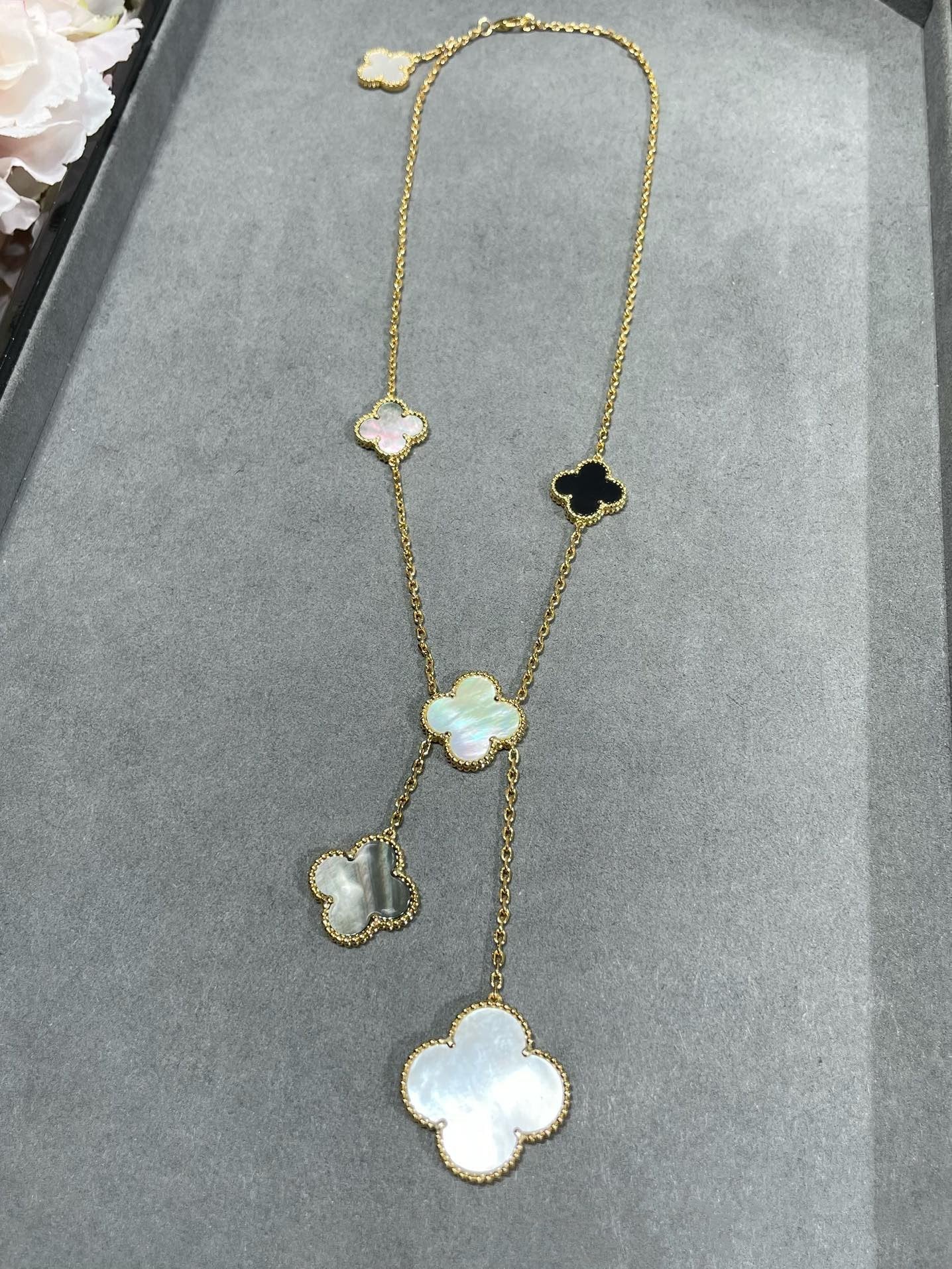 [Kincade Jewelrys]CLOVER 6 MOTIF MOP ONYX GOLD NECKLACE