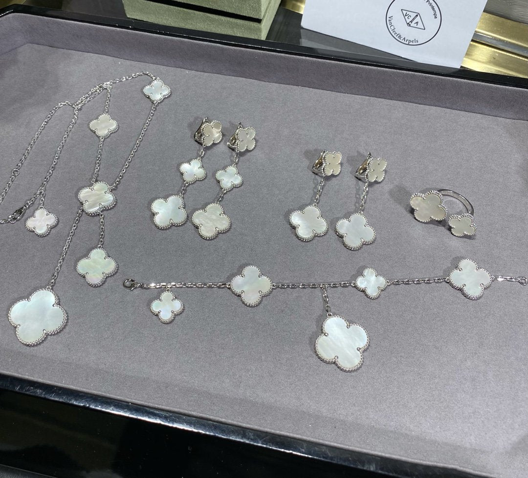 [Kincade Jewelrys] Bracelet en argent et nacre blanche à 5 motifs
