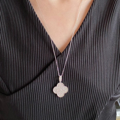 [Kincade Jewelrys] Collier long pendentif en diamants Clover de 25 mm