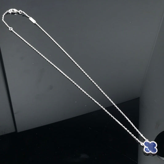 [Joyas Kincade] COLLAR LARGO DE PLATA CON TRÉBOL Y PIETERSITA