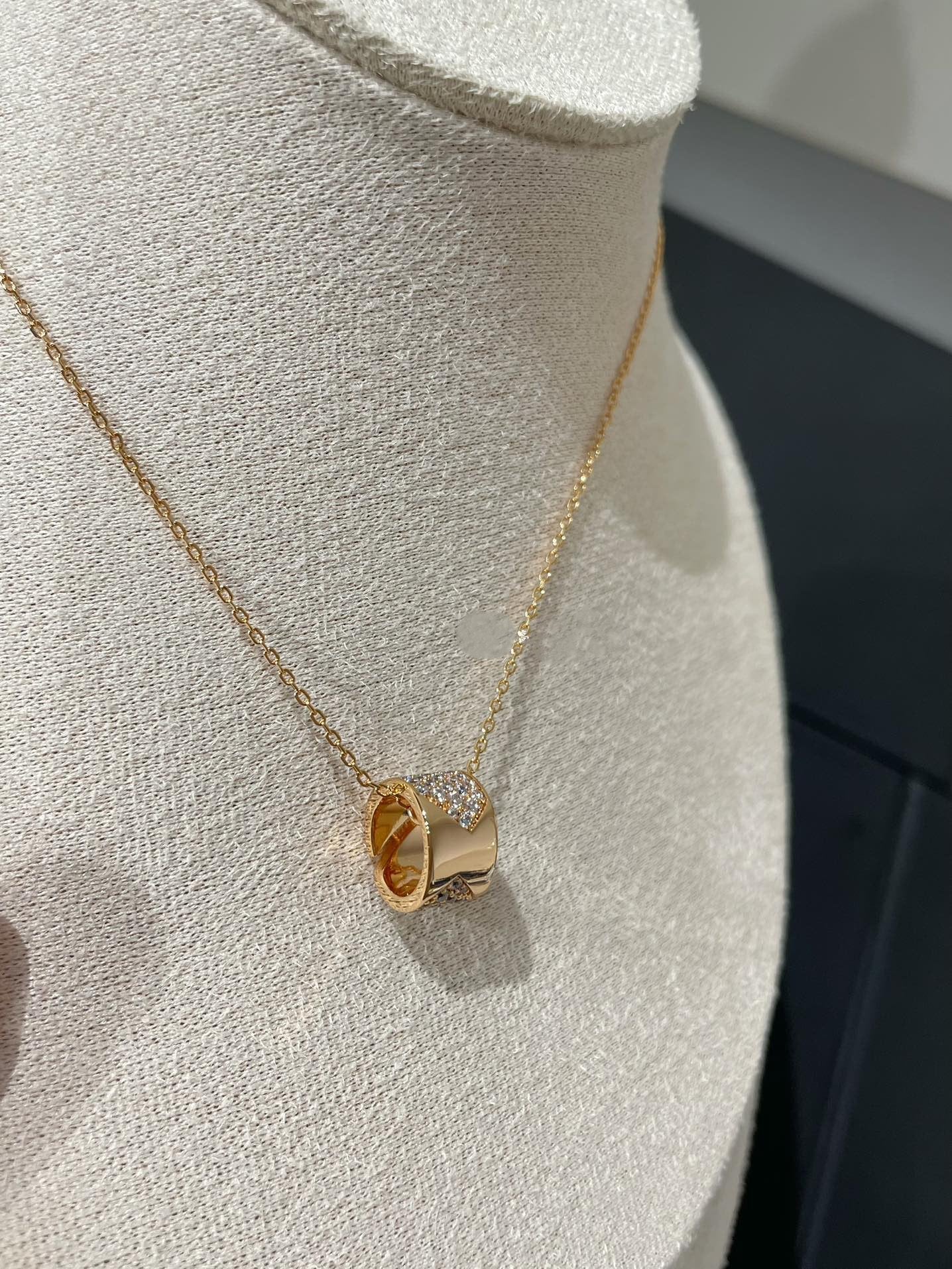 [Kincade Jewelrys]LIENS EVIDENCE DIAMOND PAVED NECKLACE