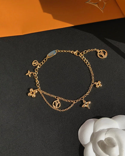 [Kincade Jewelrys] Bracelet en nacre rose fleurie