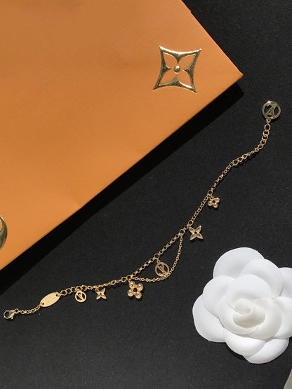 [Kincade Jewelrys] Bracelet en nacre rose fleurie