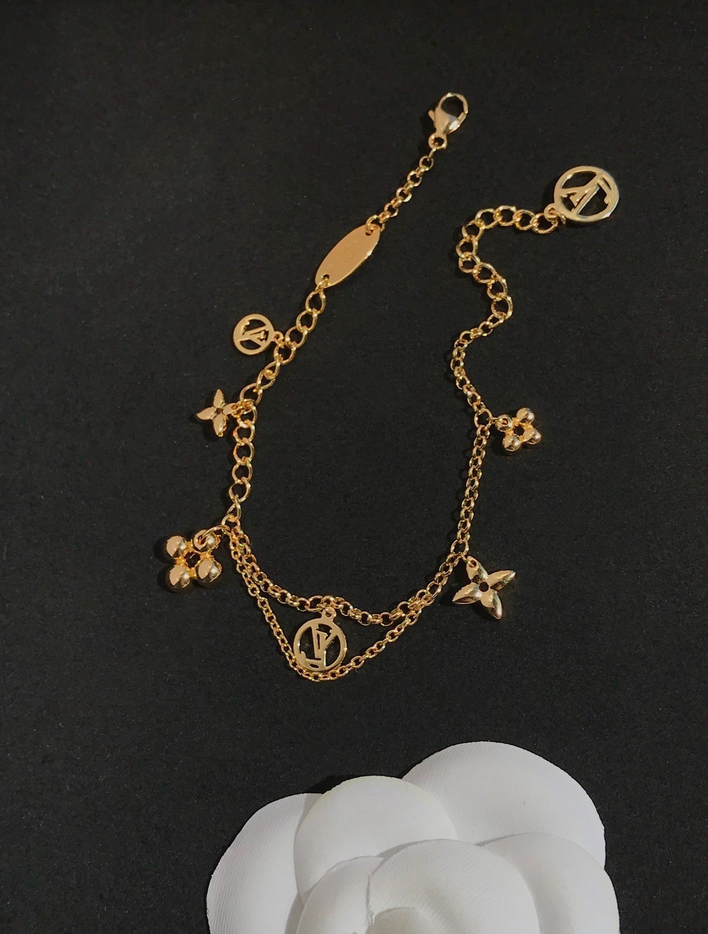 [Kincade Jewelrys] Bracelet en nacre rose fleurie