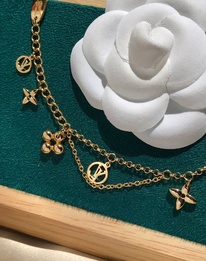 [Kincade Jewelrys] Bracelet en nacre rose fleurie