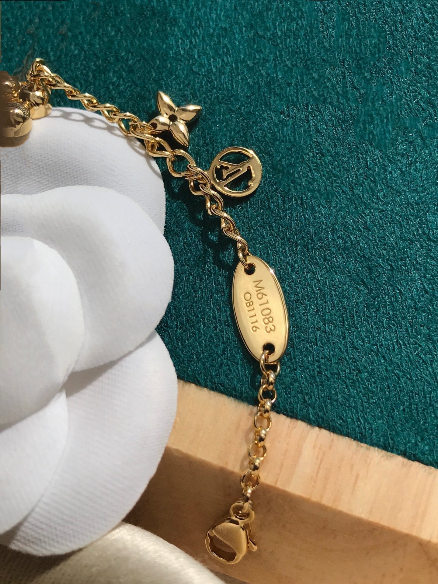 [Kincade Jewelrys] Bracelet en nacre rose fleurie