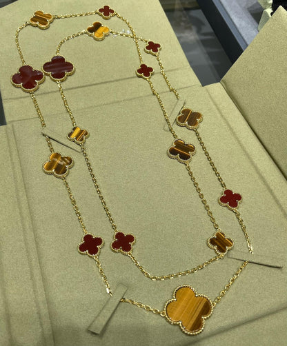 [Kincade Jewelrys] COLLIER EN OR ROSE AVEC 16 MOTIFS DE TRÈFLE, CORNALINE ET ŒIL DE TIGRE