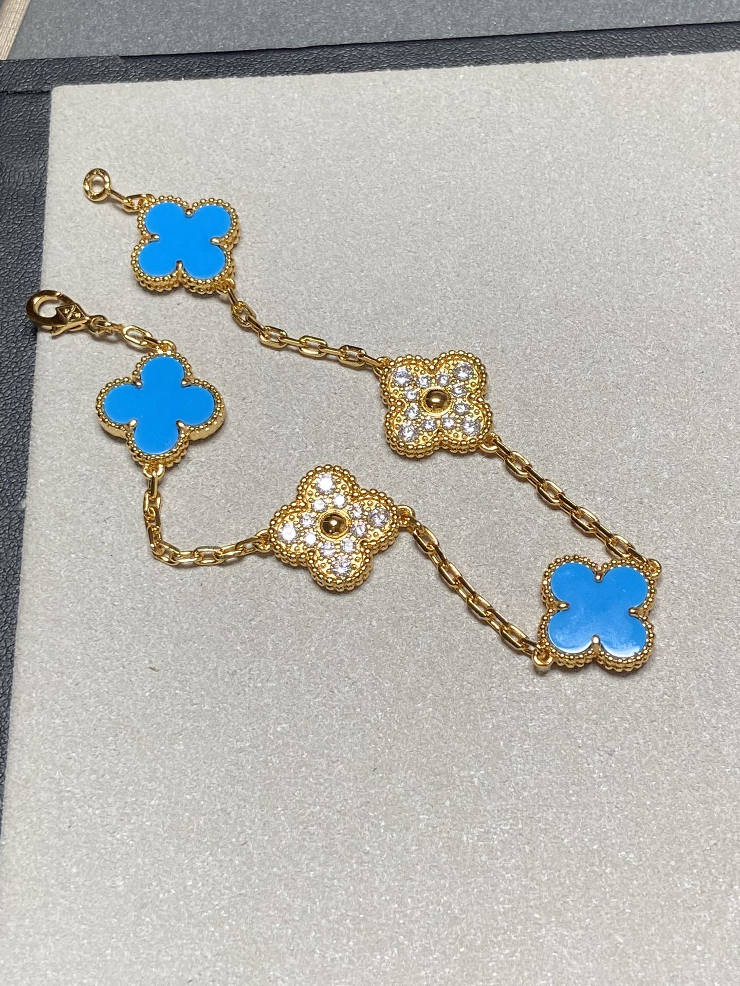 [Kincade Jewelrys]CLOVER 5 MOTIF BLUE CHALCEDONY DIAMOND GOLD BRACELET