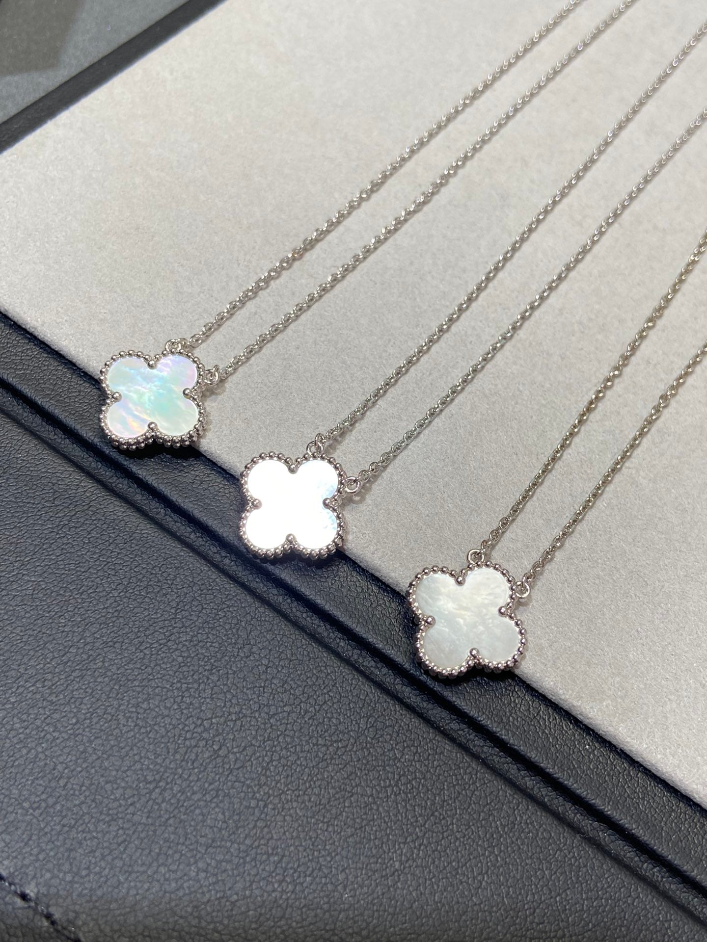[Kincade Jewelrys] Collier Clover Medium Argent Blanc Mop 