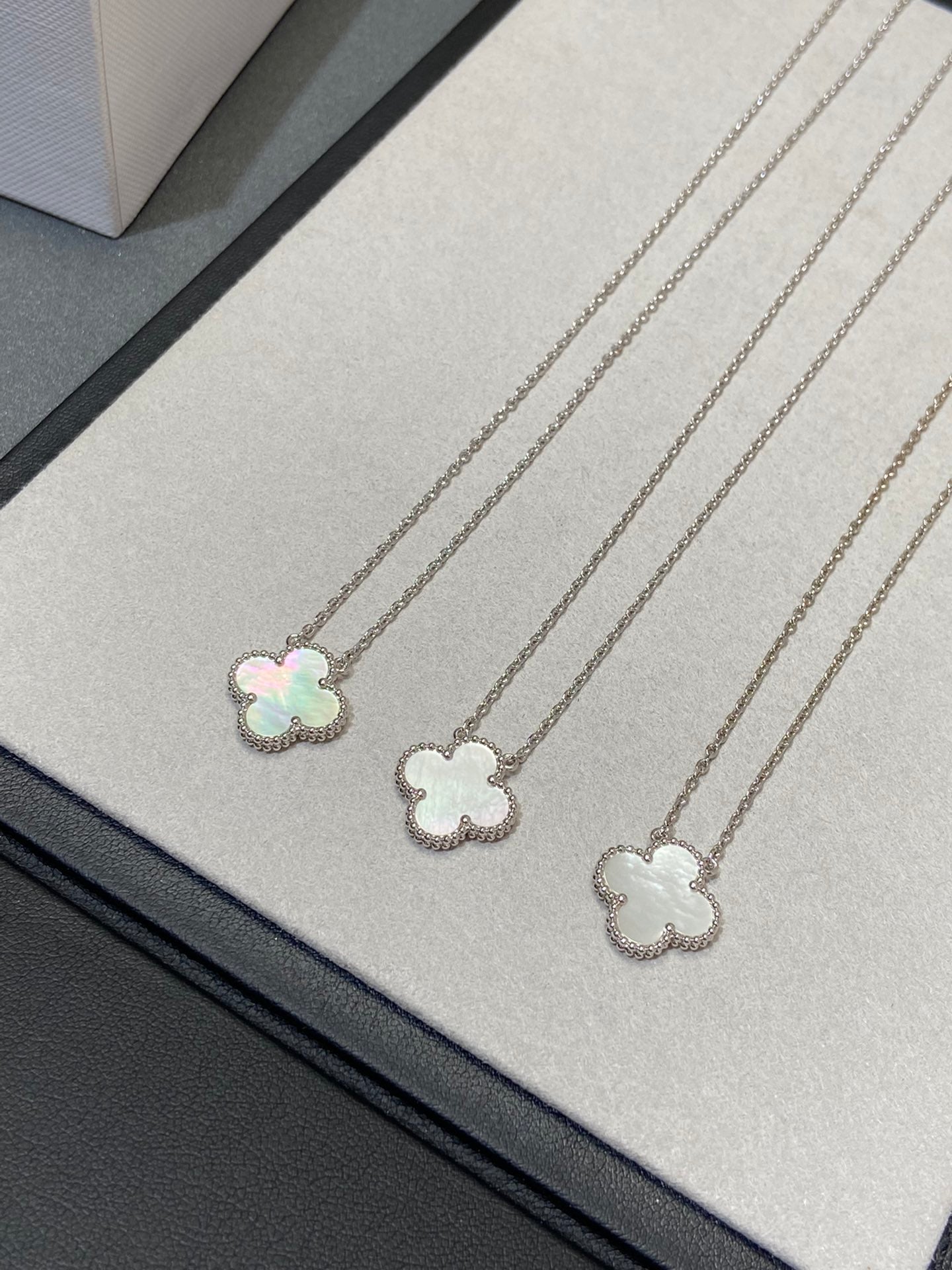 [Kincade Jewelrys] Collier Clover Medium Argent Blanc Mop 