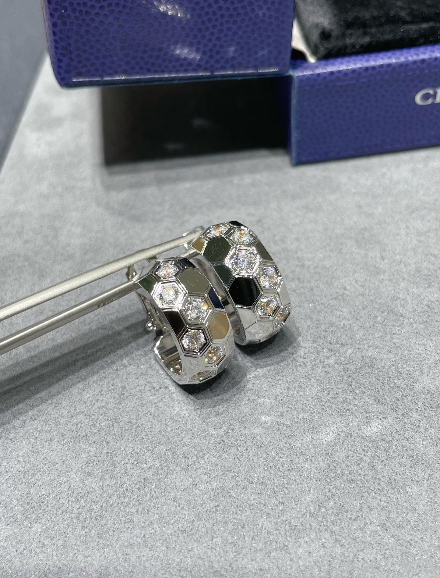 [Kincade Jewelrys]Boucles d'oreilles créoles en diamant BEE LOVE 