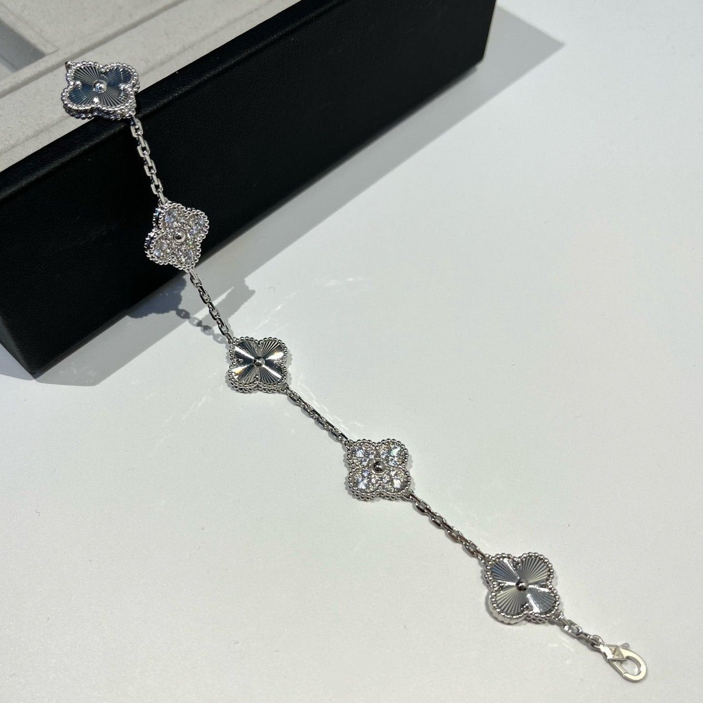 [Kincade Jewelrys] BRACELET ARGENT DIAMANT À 5 MOTIFS CLOVER