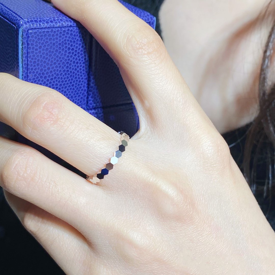 [Kincade Jewelrys] PETITE BAGUE BEE LOVE