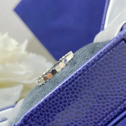 [Kincade Jewelrys] PETITE BAGUE BEE LOVE