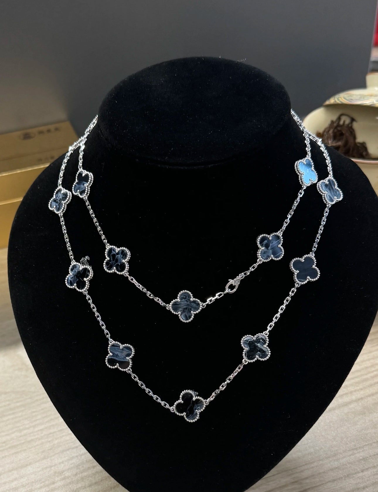 [Kincade Jewelrys] COLLIER À PIERRES BIDE À 20 MOTIFS CLOVER