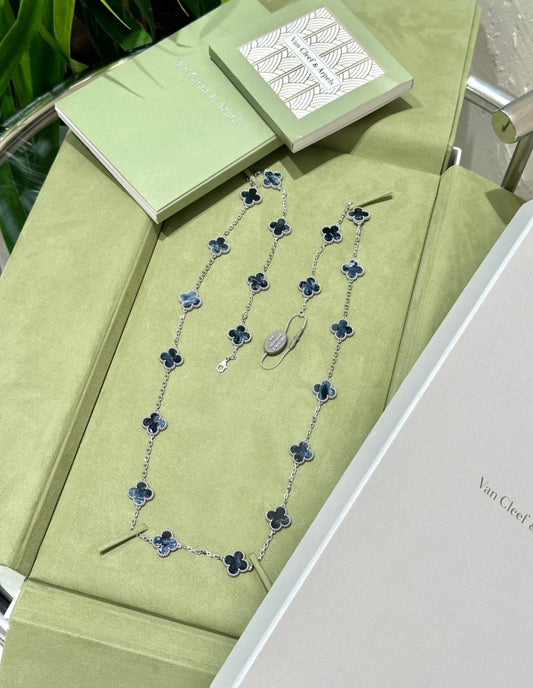 [Kincade Jewelrys] COLLIER À PIERRES BIDE À 20 MOTIFS CLOVER