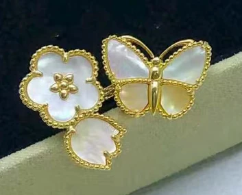 [Kincade Jewelrys]26 NEW CLOVER LUCKY LIGHT YELLOW AND WHITE SET