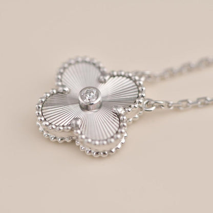 [Kincade Jewelrys] COLLIER LASER DIAMANT CLOVER 15 MM ARGENT