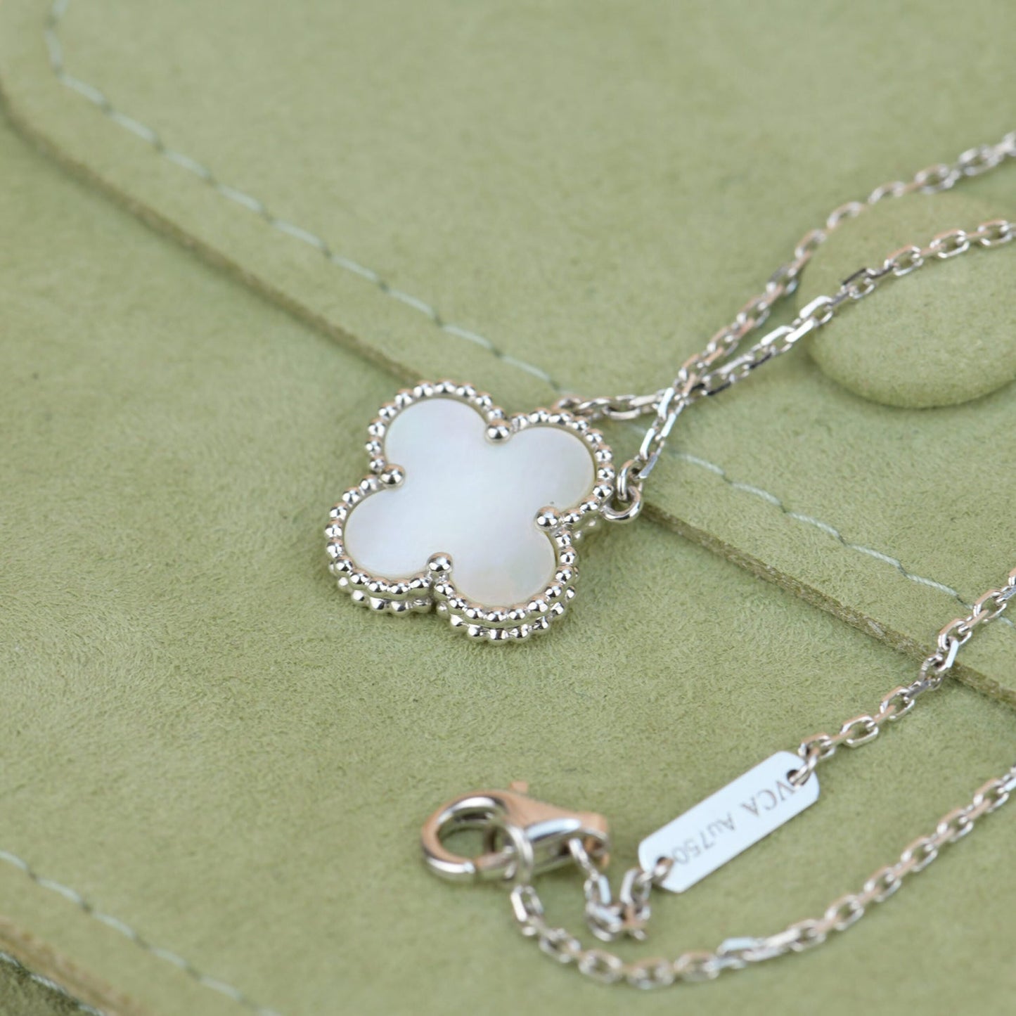 [Kincade Jewelrys] CLOVER 15MM NACRE BLANCHE ARGENT