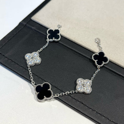 [Kincade Jewelrys] BRACELET EN ARGENT AVEC 5 MOTIFS EN ONYX ET DIAMANTS 