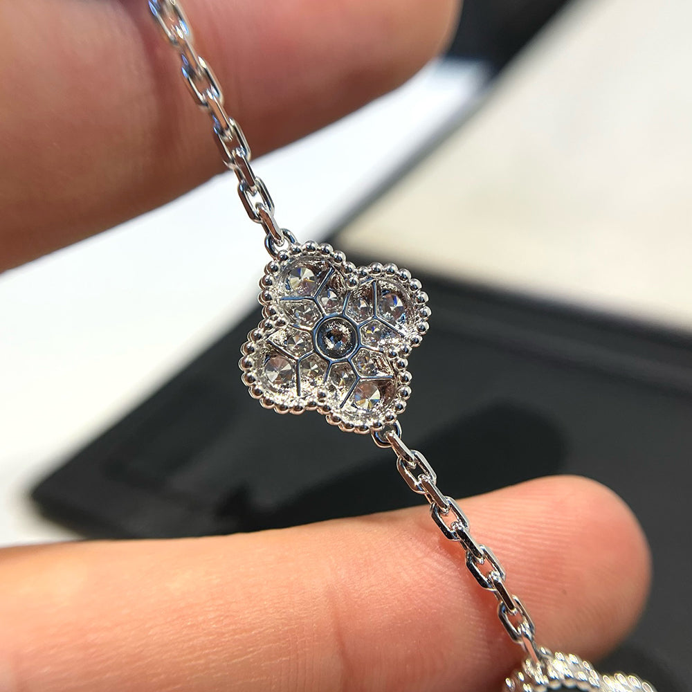 [Kincade Jewelrys] BRACELET EN ARGENT AVEC 5 MOTIFS EN ONYX ET DIAMANTS 