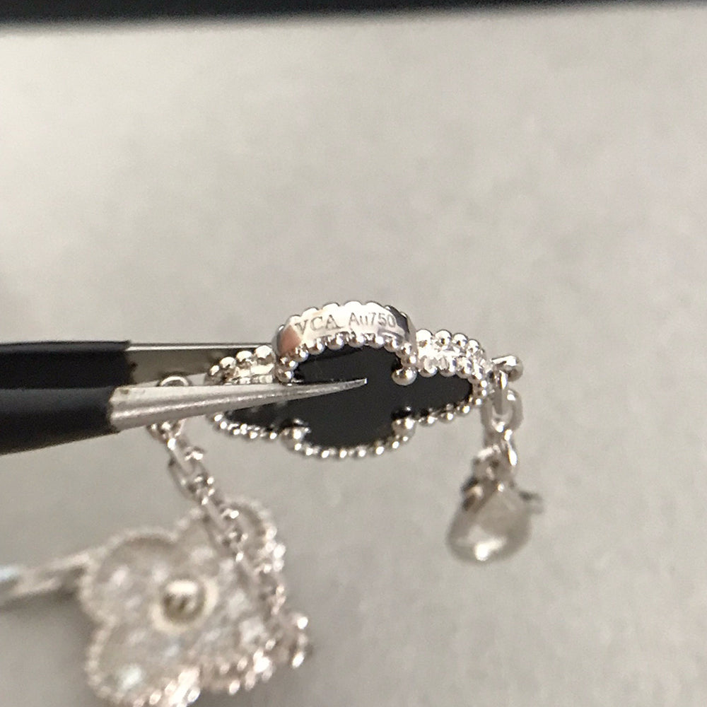 [Kincade Jewelrys] BRACELET EN ARGENT AVEC 5 MOTIFS EN ONYX ET DIAMANTS 