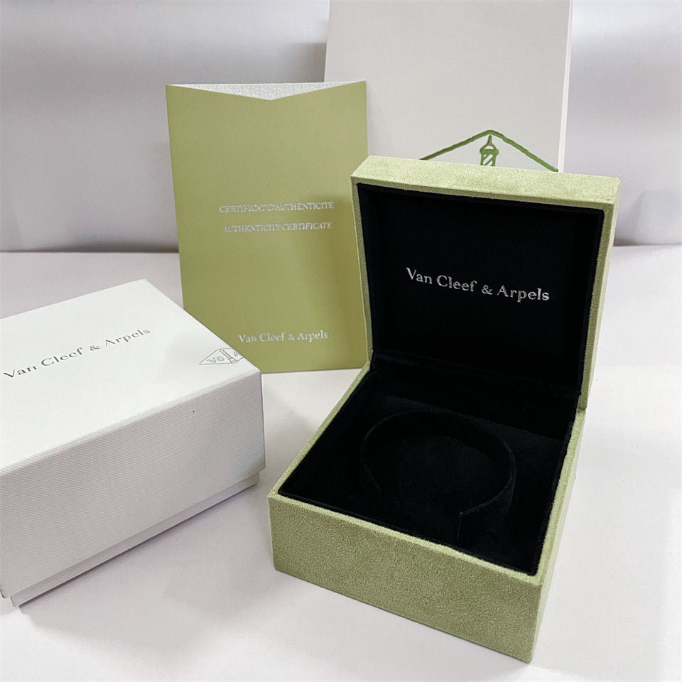 Bracelet, collier, bague, coffret, sac cadeau, VA Clover