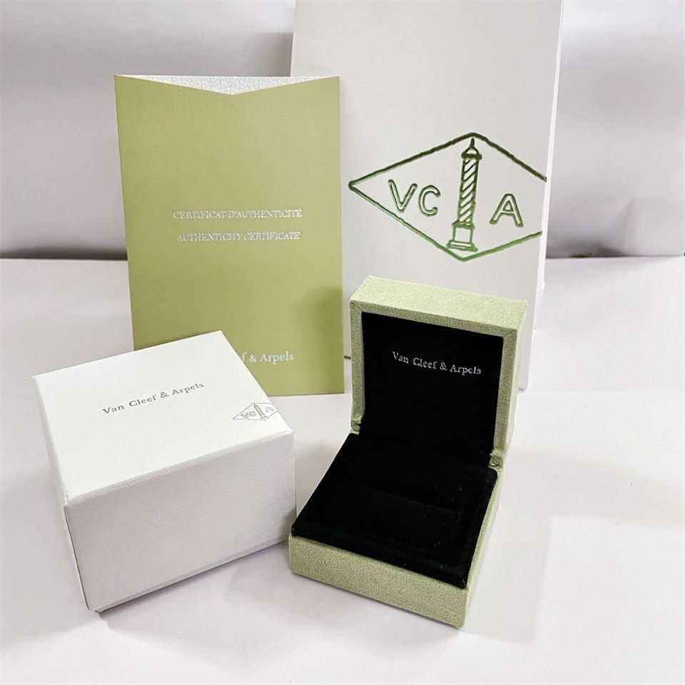 Bracelet, collier, bague, coffret, sac cadeau, VA Clover