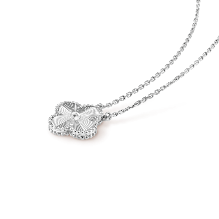 [Kincade Jewelrys] COLLIER LASER CLOVER 15 MM ARGENT