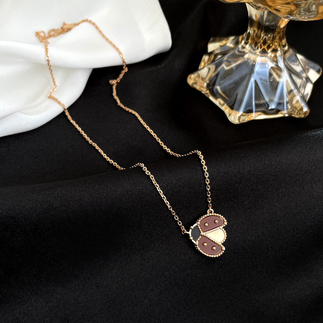 [Kincade Jewelrys] COLLIER COCCINELLE CORNALINES PORTE-BONHEUR